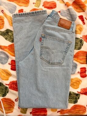 Levi's Light Wash “Dad” Jeans